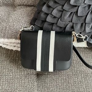 O-Bag Crossbody
